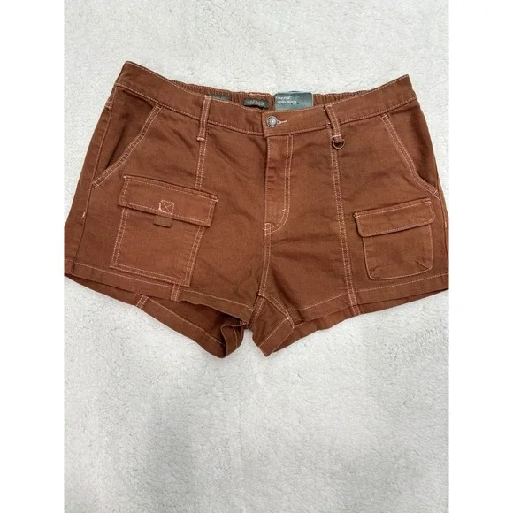 Wild Fable Mid Rise Utility Cargo Shorts Brown Low Stretch Women's Large NWT - Picture 4 of 9